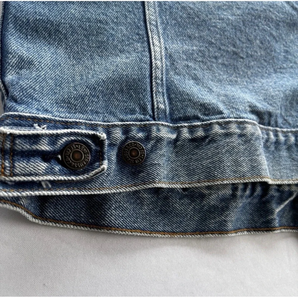 Levi's Denim Trucker Jacket Mens 42R Blue Vintage 70506-0214 Made in USA